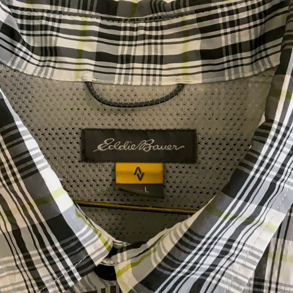 Men’s Seersucker Shirt - Picture 5 of 9